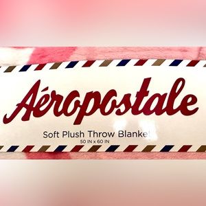 Aeropostale soft, plush, throw blanket